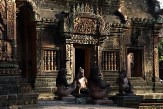 Méditation au Banteay Sreï