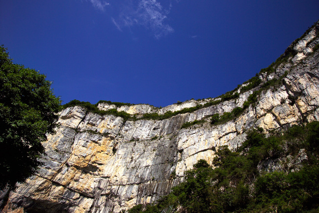 Entrée extérieure de la grotte de Choranche