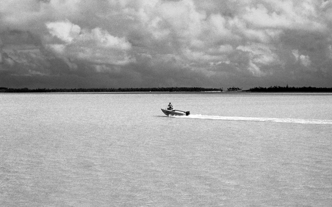 Une flèche sur le lagon