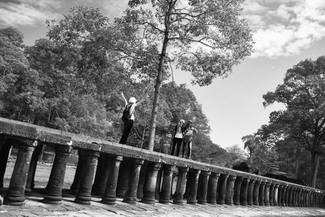 Joie sur l'allée suspendue