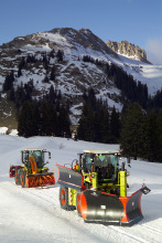 Tracteurs équipés hiver en montagne