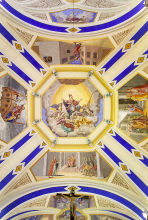 Plafond de l'église baroque attenante au musée
