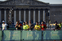 KM 1–Devant l'assemblée Nationale