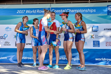  Sur le podium, convivialité des rameuses