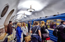 Retour d'emplettes par le Métro